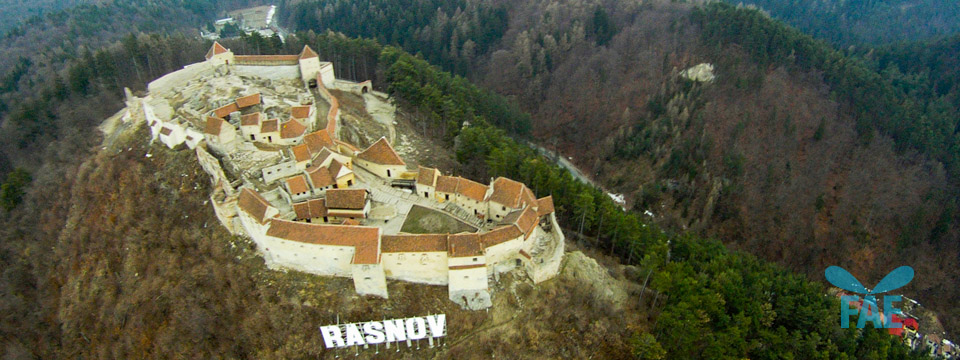 Fotografii de sus cetatea Rasnov